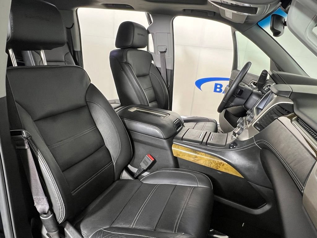 Used 2017 GMC Yukon XL Denali w/ Open Road Package AWD/4WD image 12