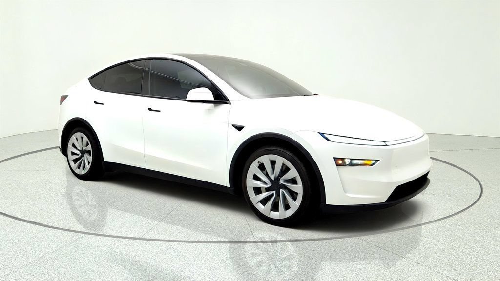 Used 2026 Tesla Model Y AWD image 3