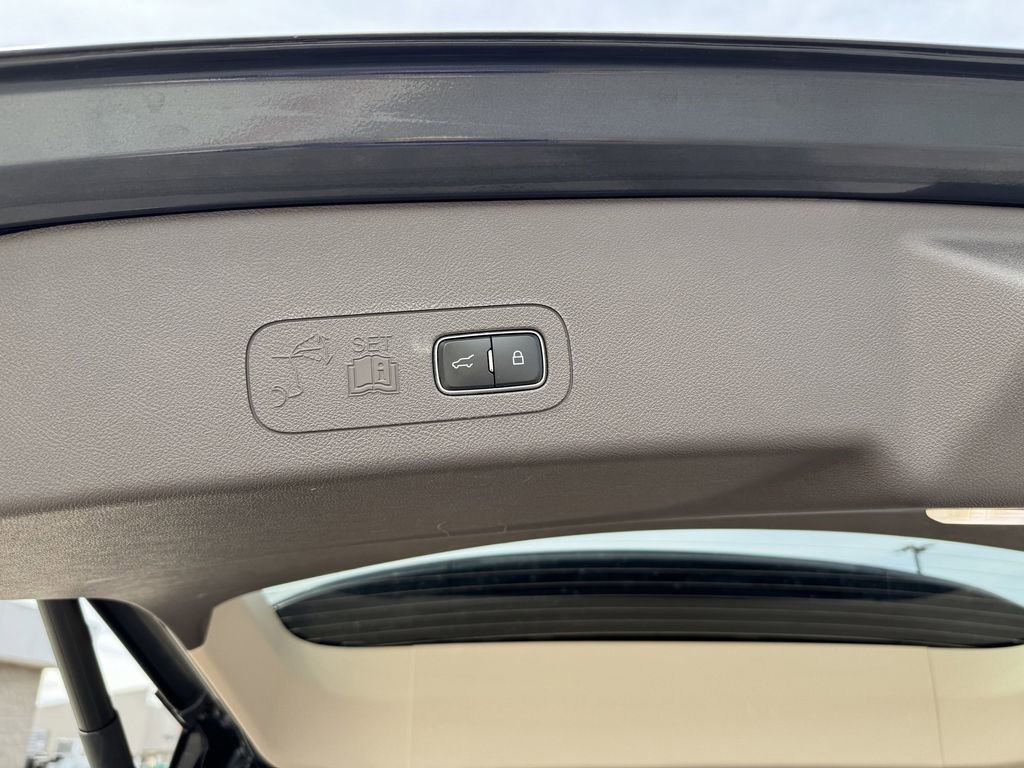 Used 2022 Lincoln Aviator Reserve w/ Equipment Group 201A image 10