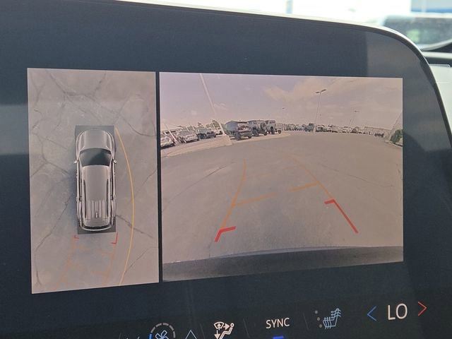 New 2026 Chevrolet Traverse LT w/ Driver Confidence Package FWD image 4