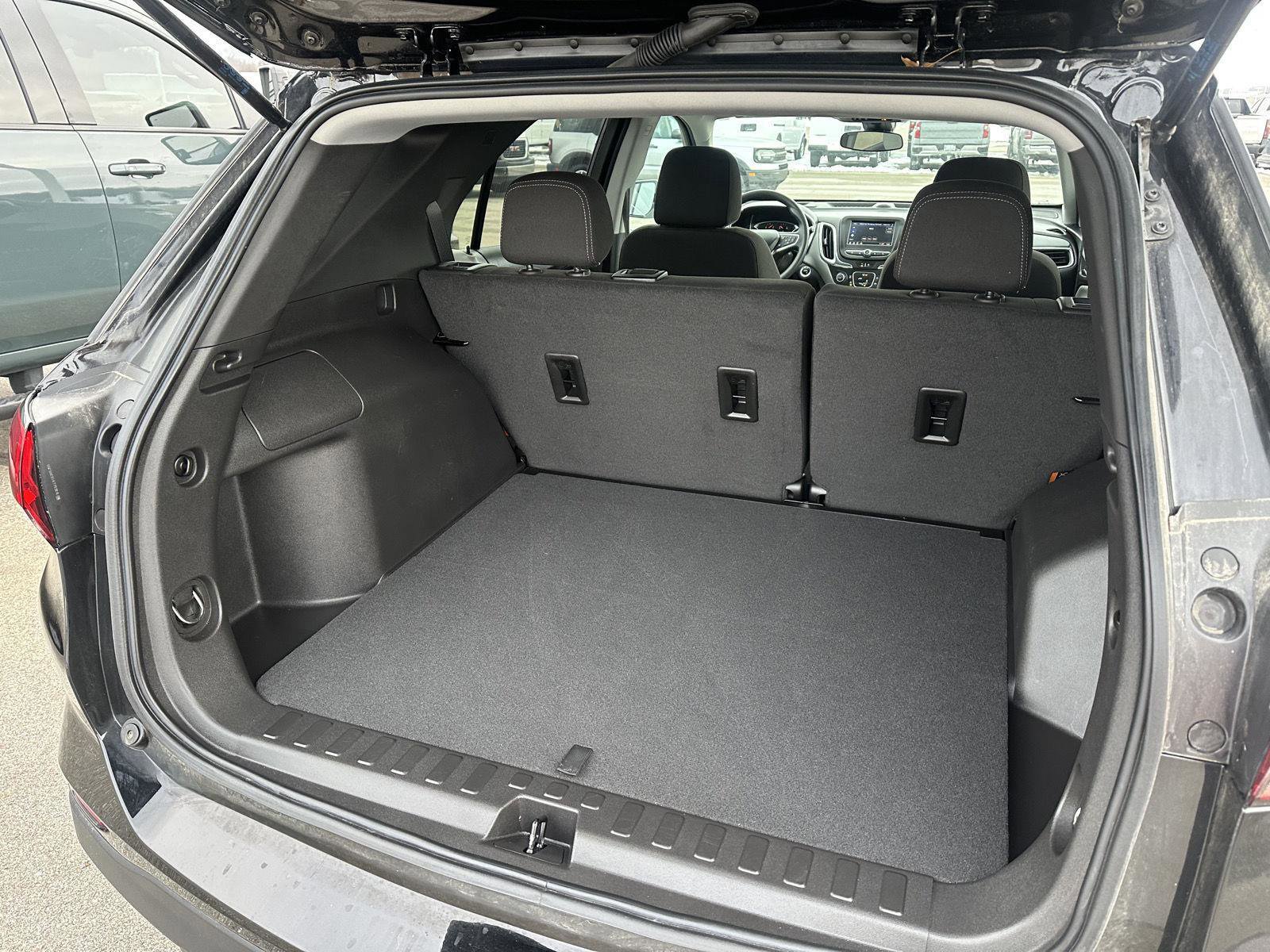 Used 2024 Chevrolet Equinox LS w/ LS Convenience Package image 8