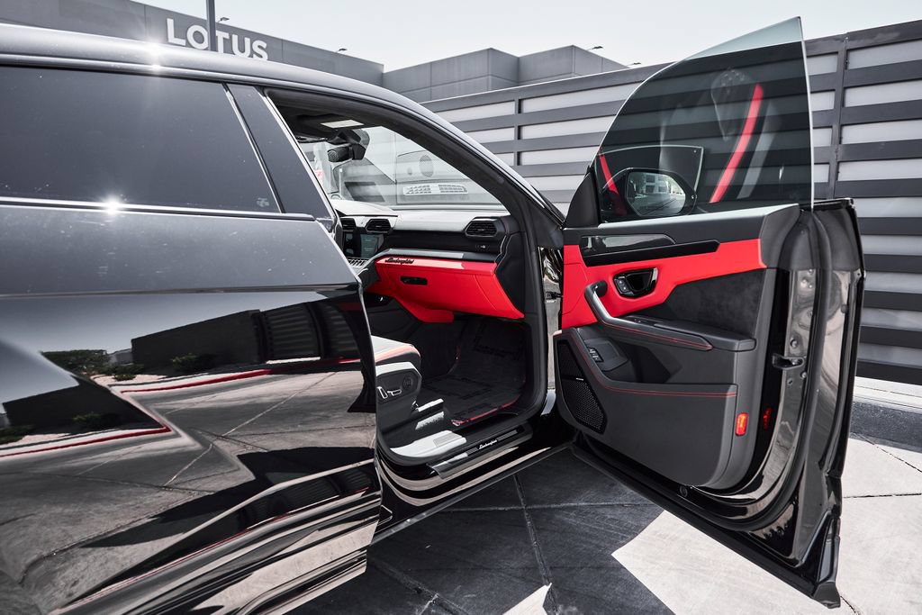 Used 2023 Lamborghini Urus S AWD/4WD image 22