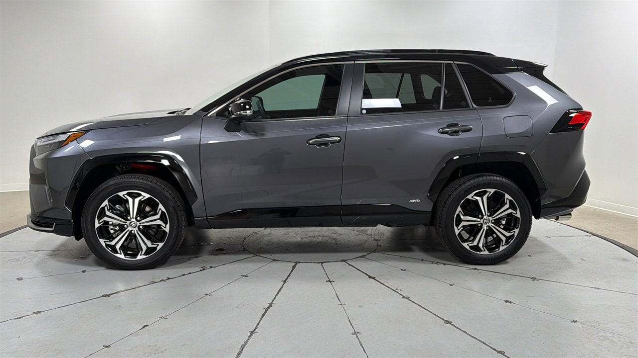 Used 2025 Toyota RAV4 XSE image 8