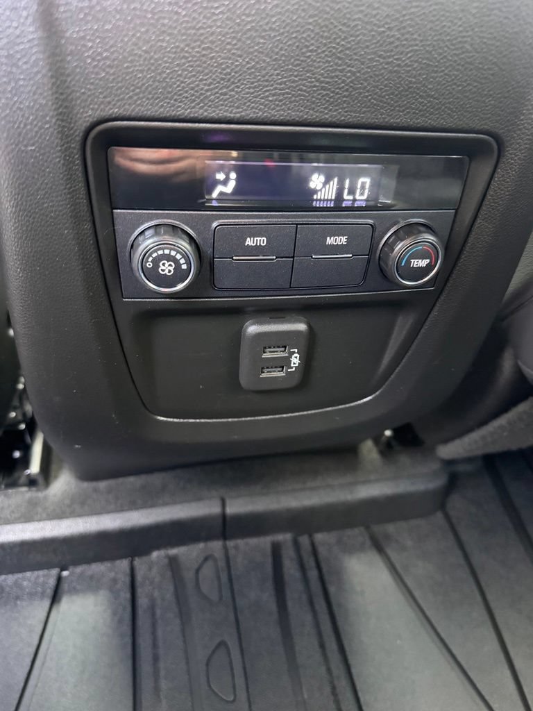 Used 2022 Buick Enclave Essence w/ Sport Touring Edition AWD/4WD image 19