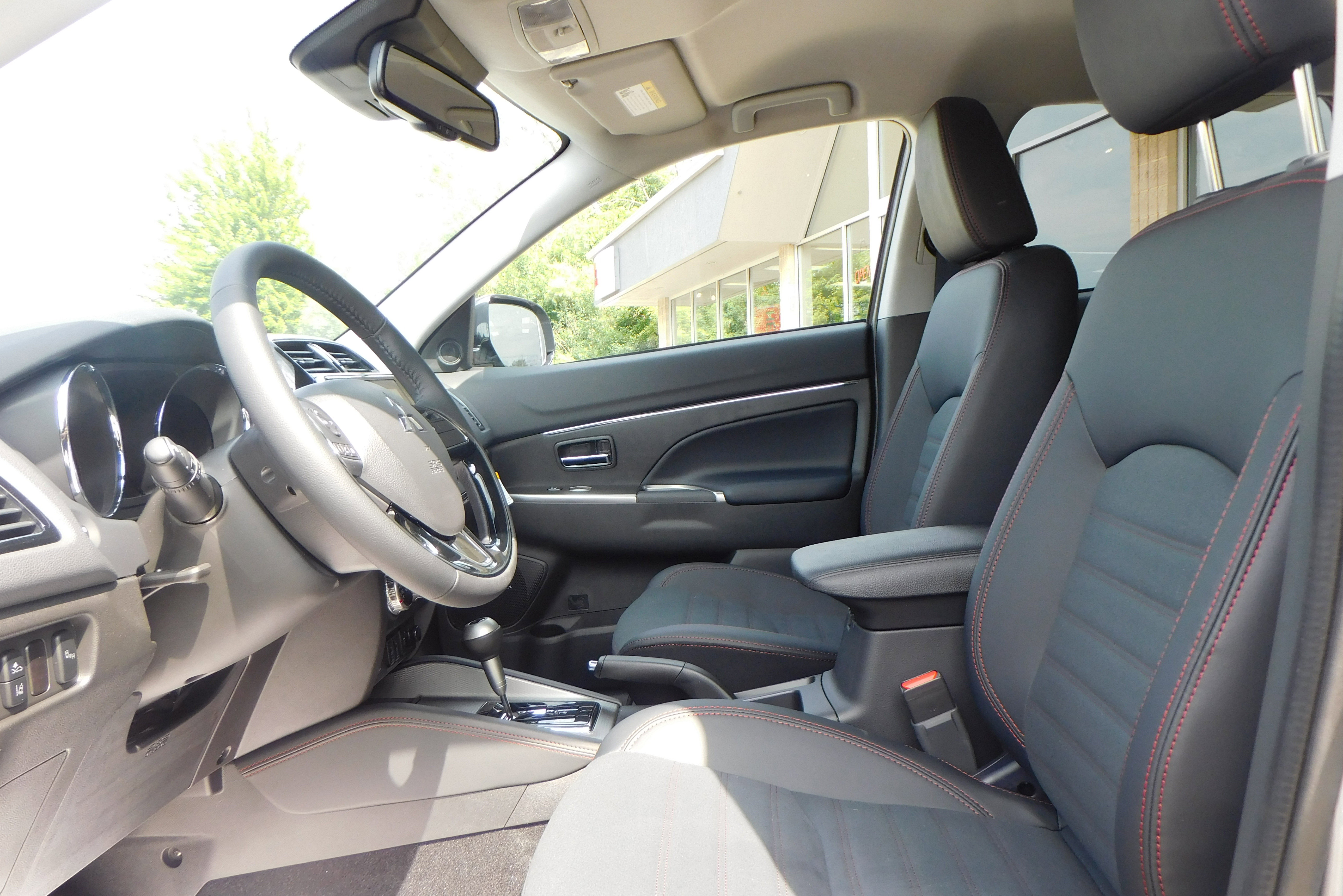 New 2025 Mitsubishi Outlander Sport SE image 13