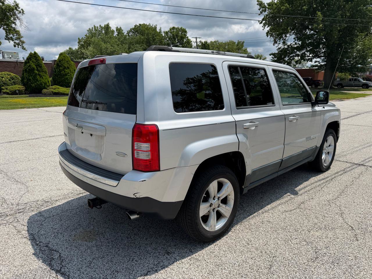 Used 2011 Jeep Patriot Latitude AWD/4WD image 5
