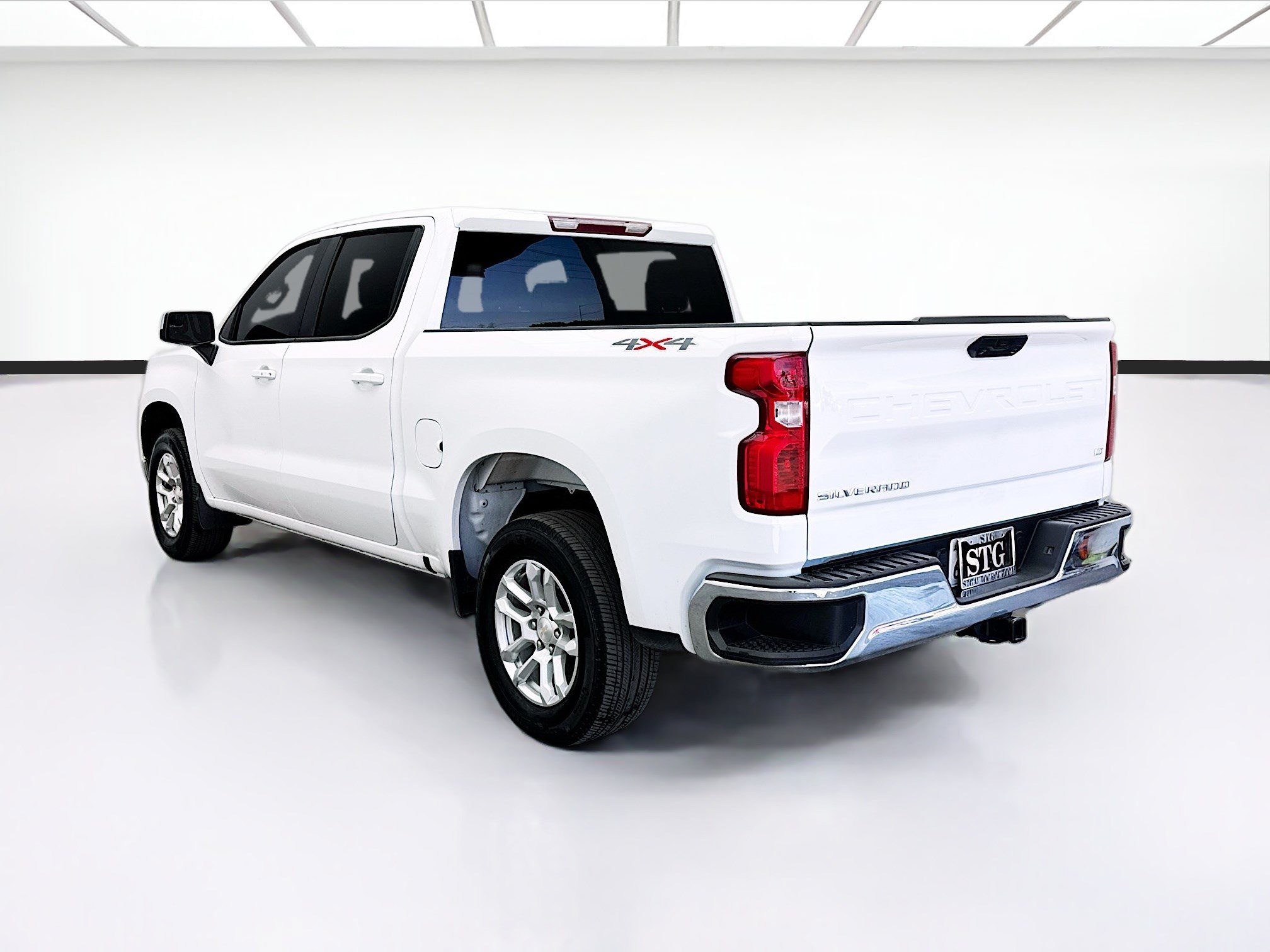 Used 2024 Chevrolet Silverado 1500 LT AWD/4WD image 6