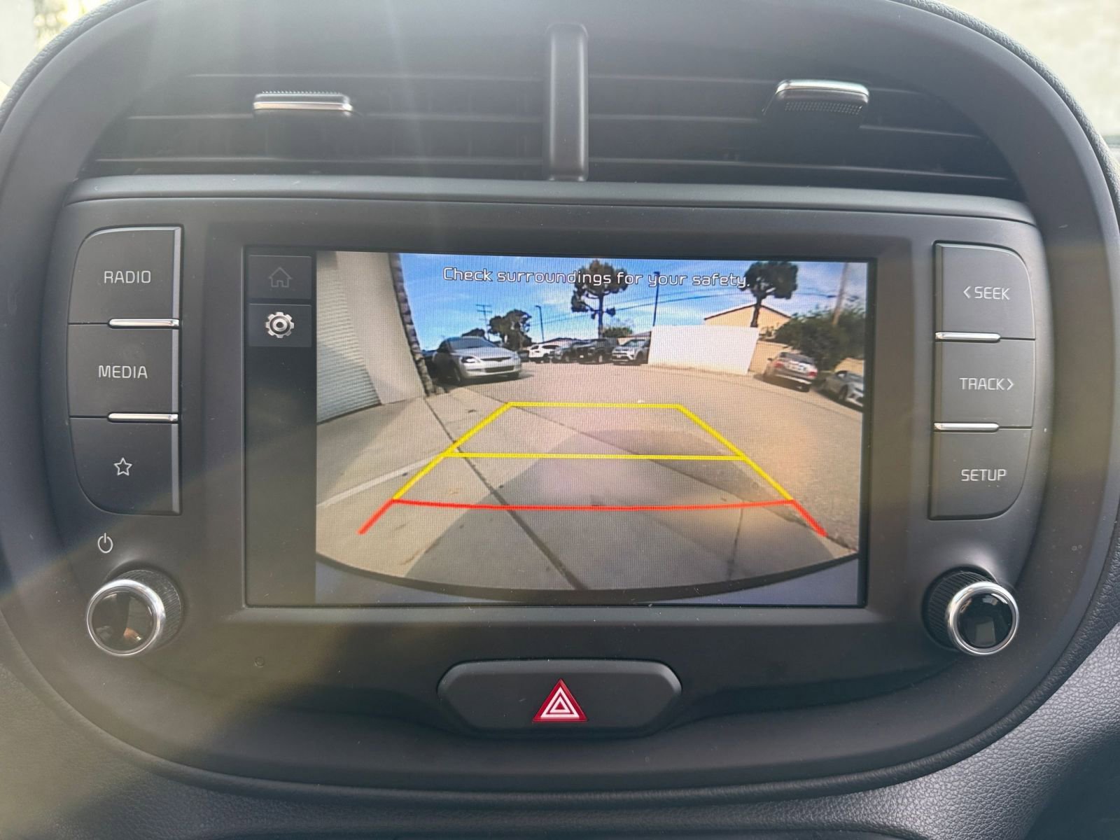 Used 2025 Kia Soul LX w/ LX Technology Package FWD image 21