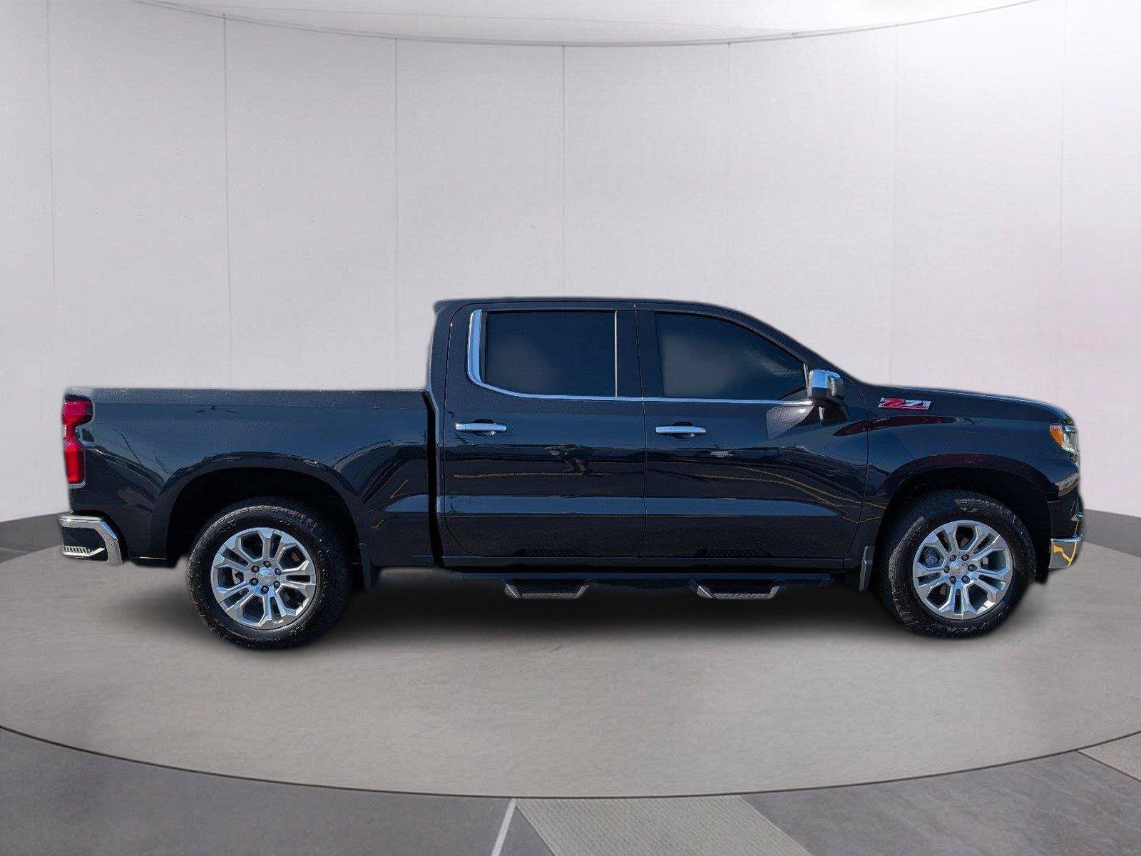 Used 2024 Chevrolet Silverado 1500 LTZ AWD/4WD image 8