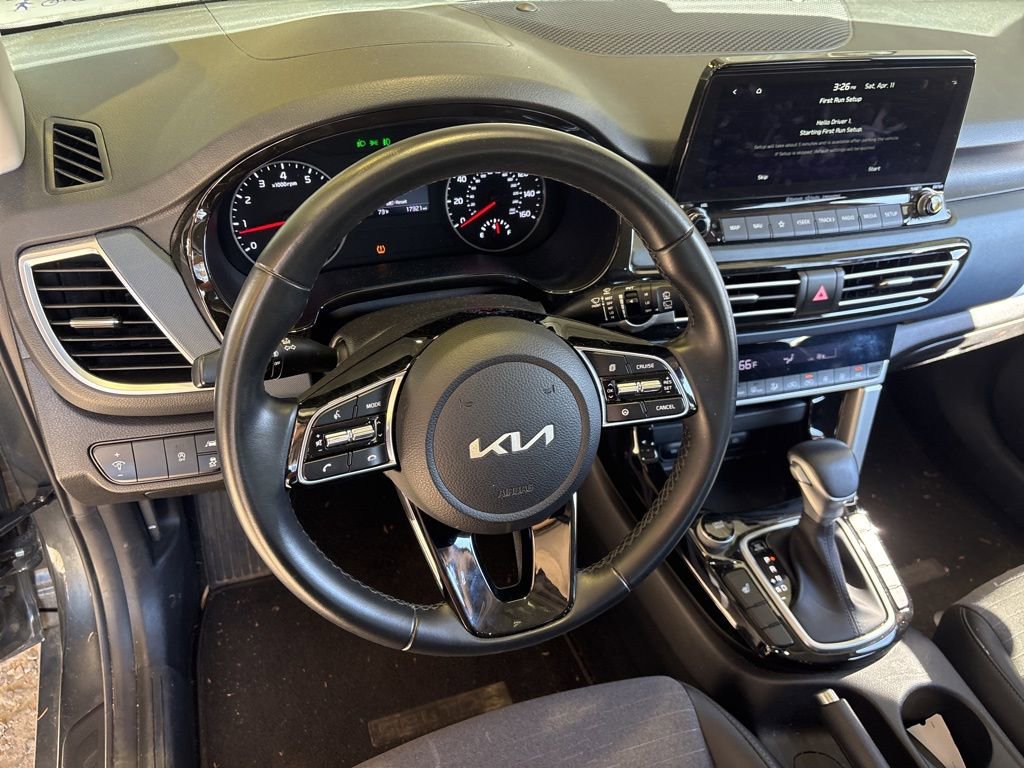 Certified 2023 Kia Seltos S w/ Navigation Package AWD/4WD image 14