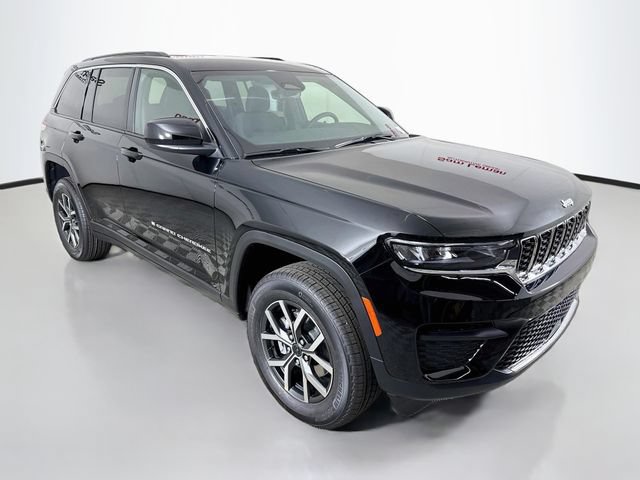 New 2027 Jeep Grand Cherokee Laredo AWD/4WD image 1