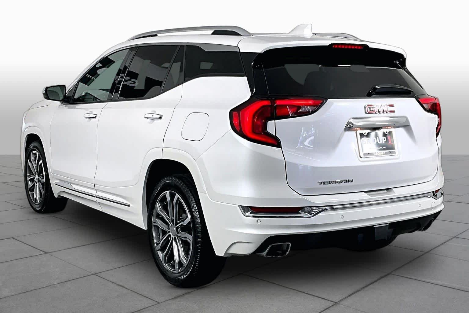 Used 2020 GMC Terrain Denali w/ Denali Premium Package FWD image 11