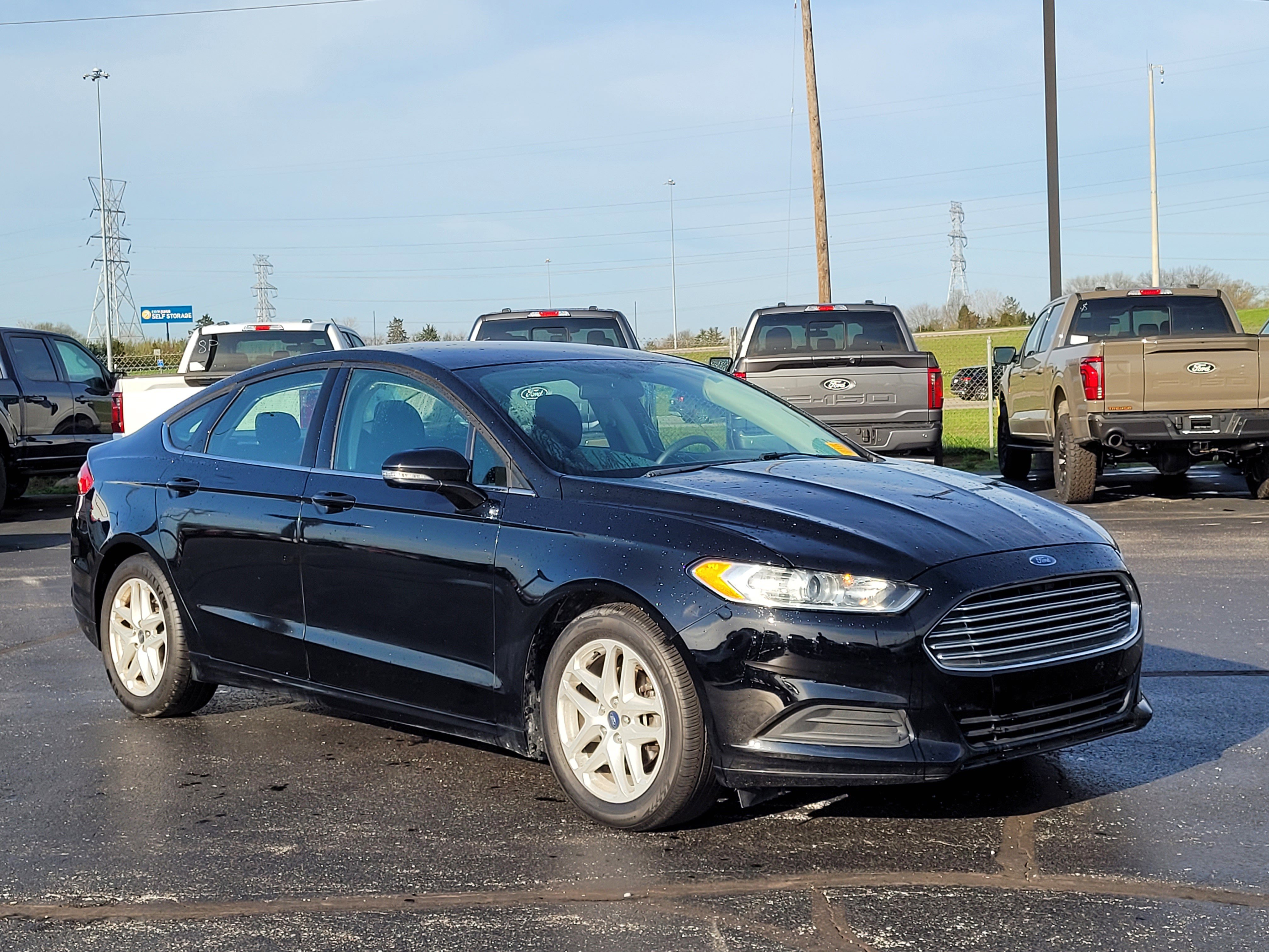 Used 2016 Ford Fusion SE image 1