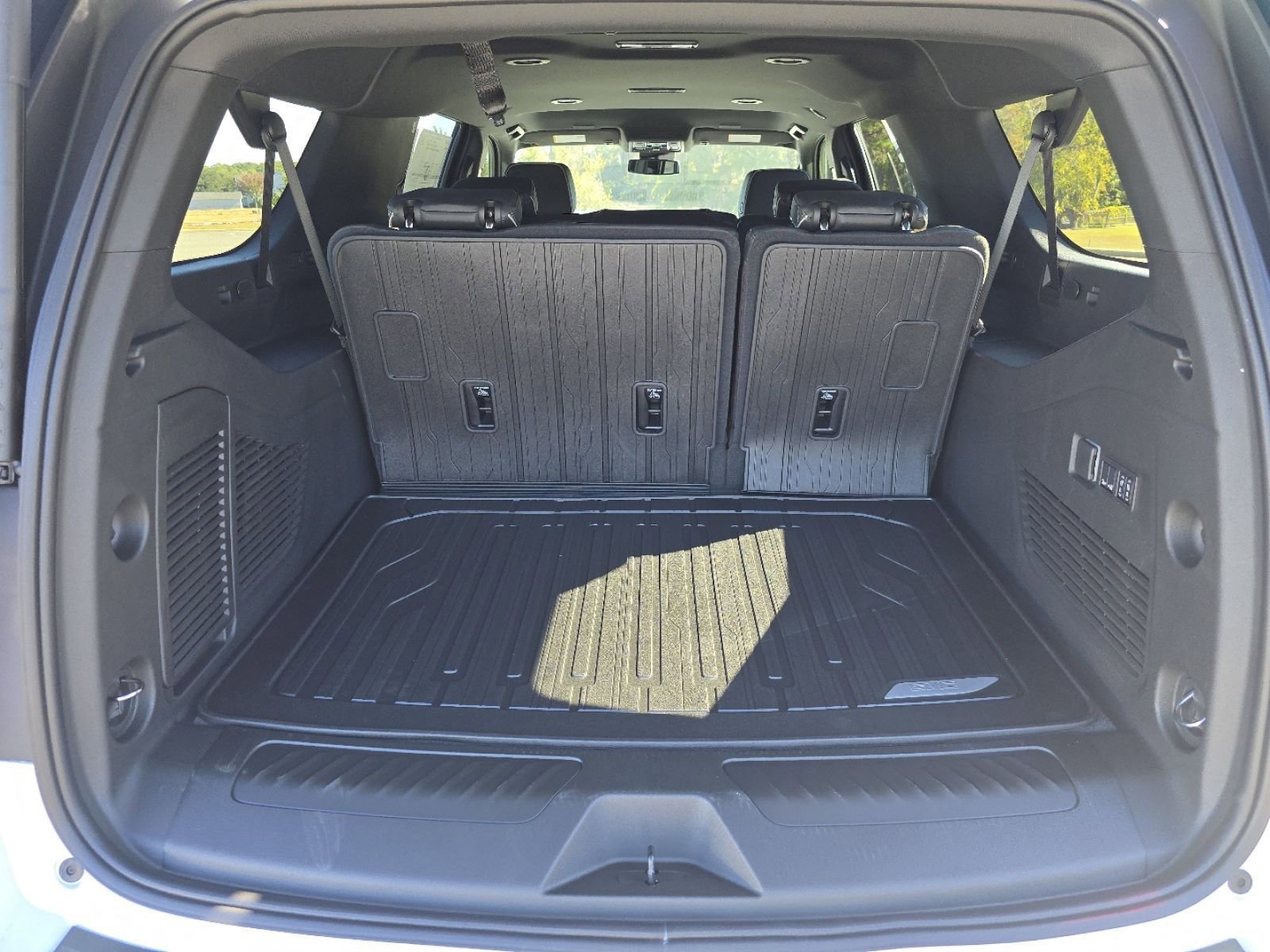 New 2026 GMC Yukon XL Elevation image 25