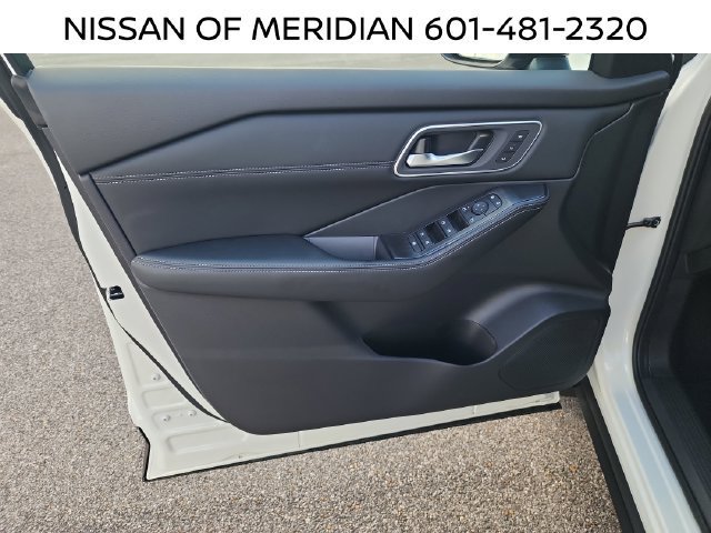 New 2026 Nissan Rogue Platinum w/ Platinum Premium Package AWD/4WD image 9