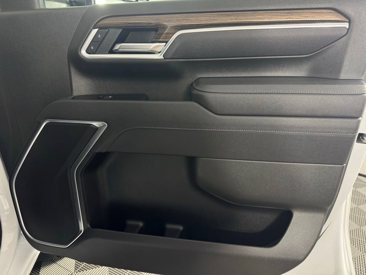 Used 2025 Chevrolet Silverado 2500 LT image 33