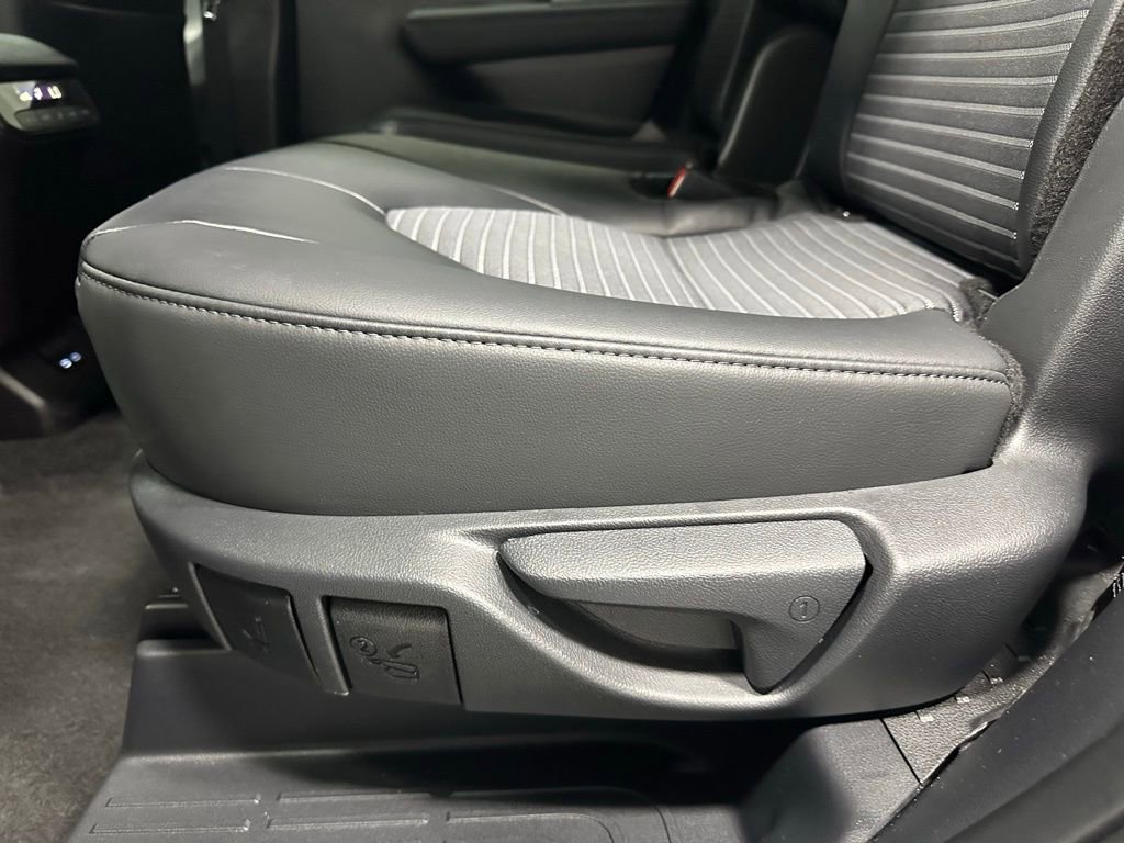 Used 2025 Toyota Highlander XSE image 48