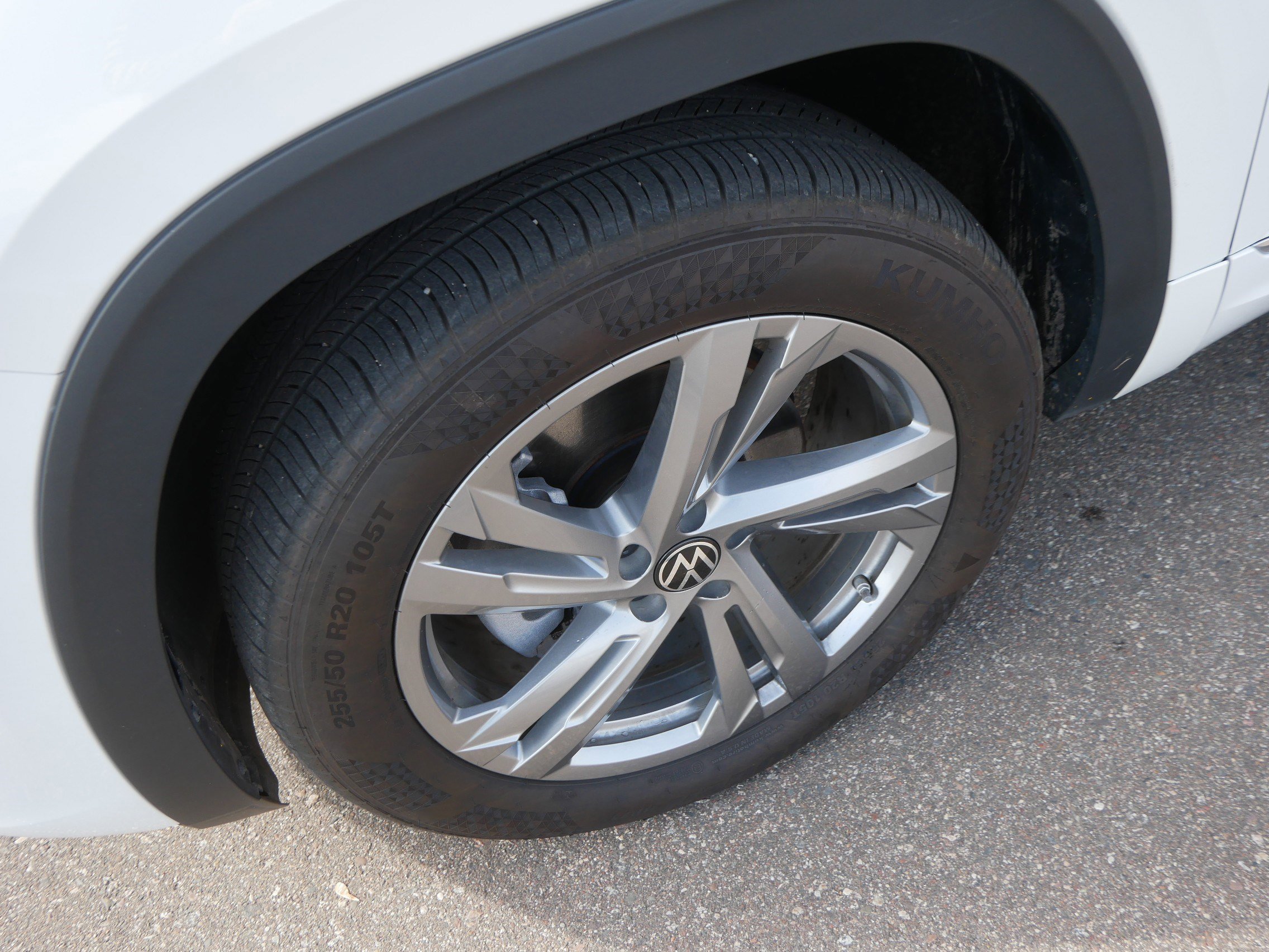 Used 2024 Volkswagen Atlas Cross Sport SEL R-Line image 16