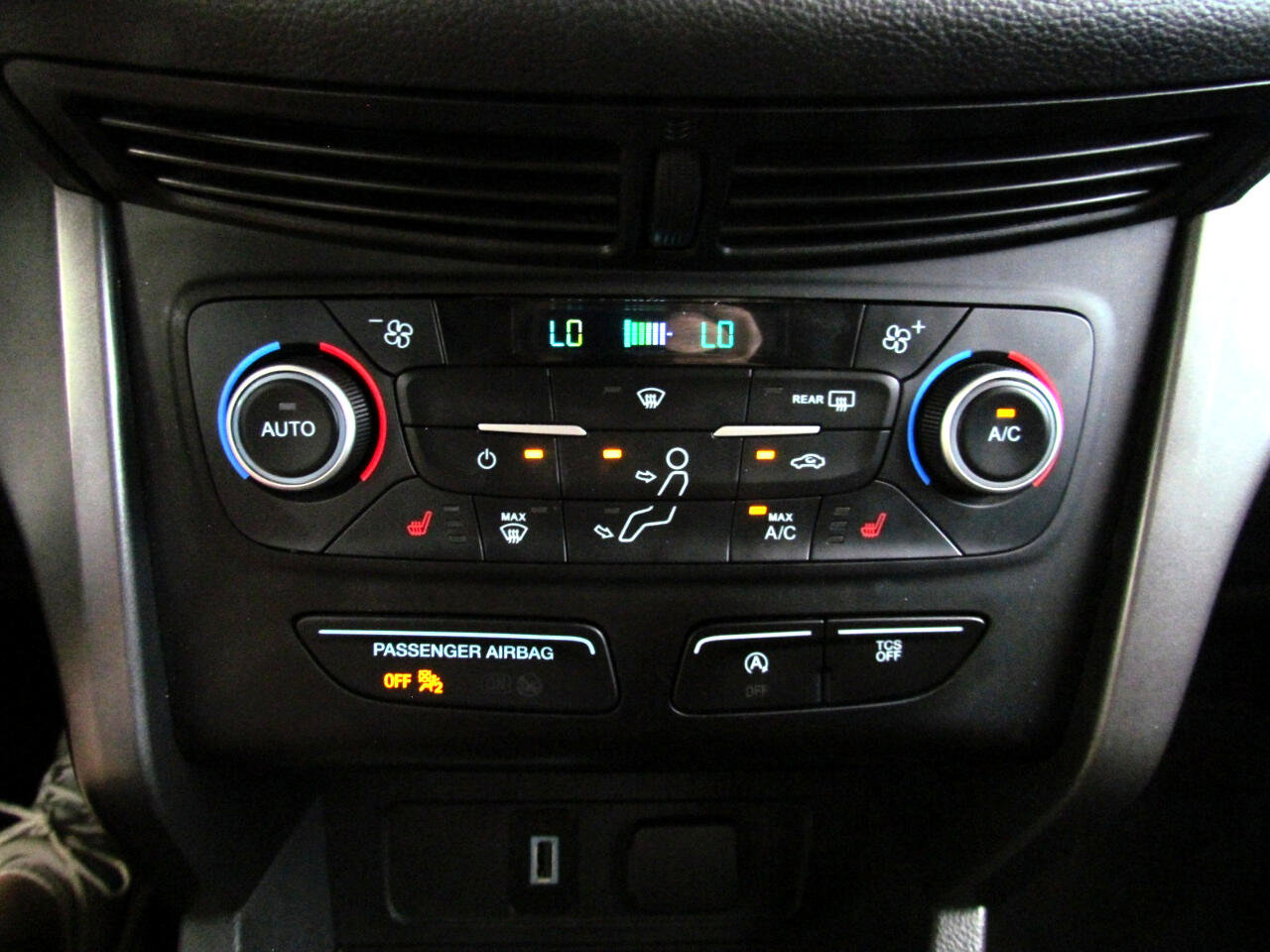 Used 2018 Ford Escape SEL w/ Ford Safe & Smart Package image 31