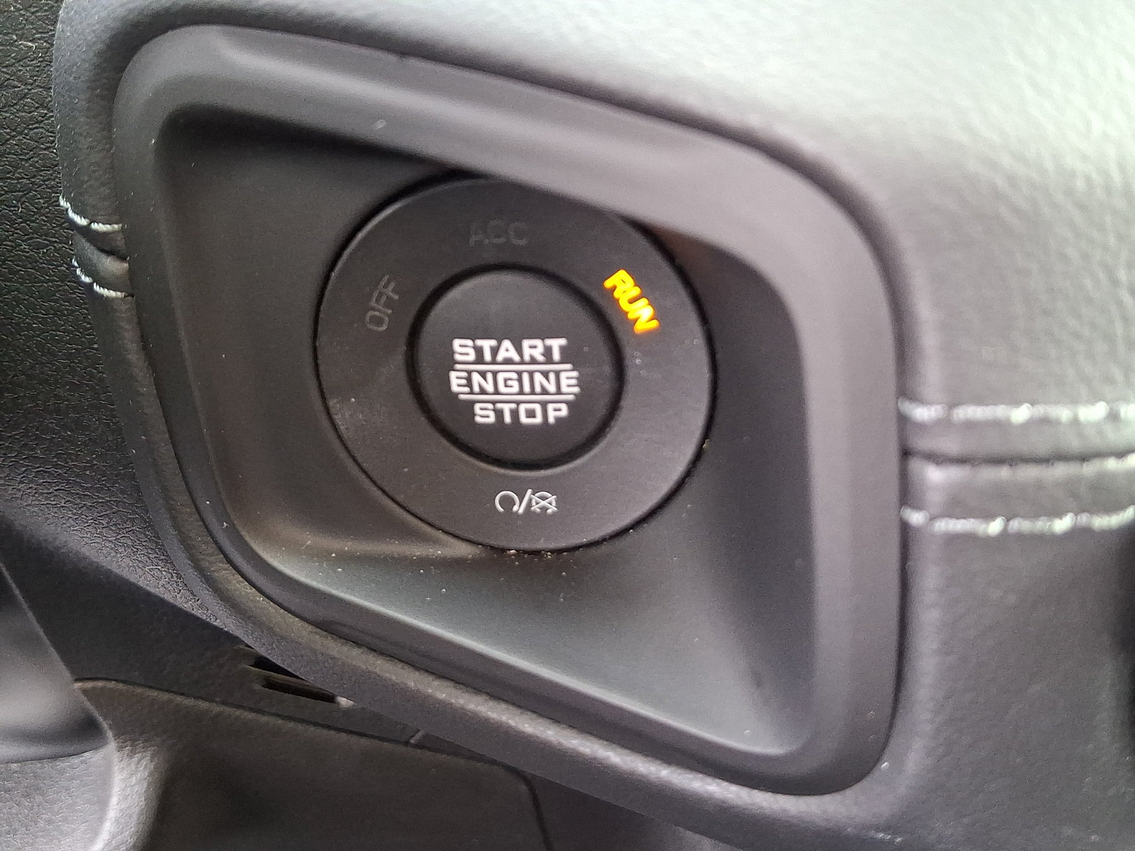 Used 2025 Jeep Gladiator Sport AWD/4WD image 22