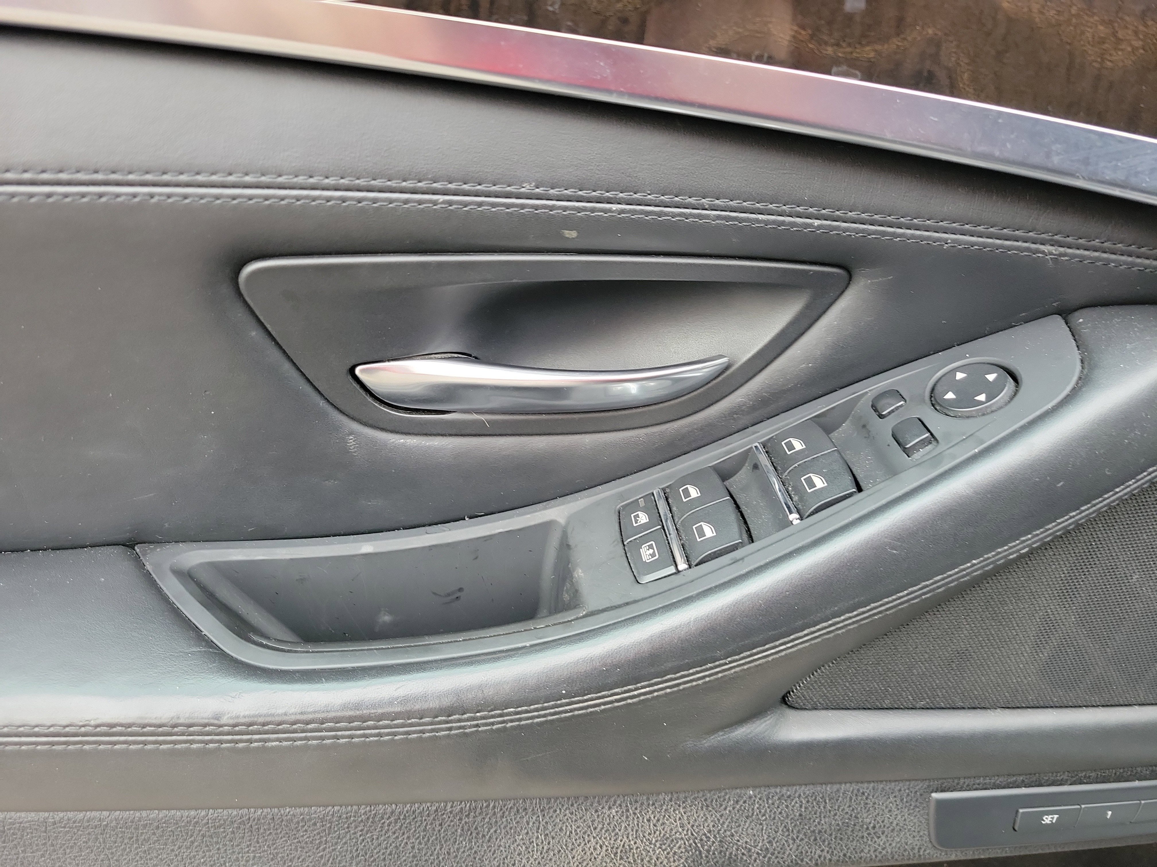 Used 2016 BMW 550i Sedan image 16