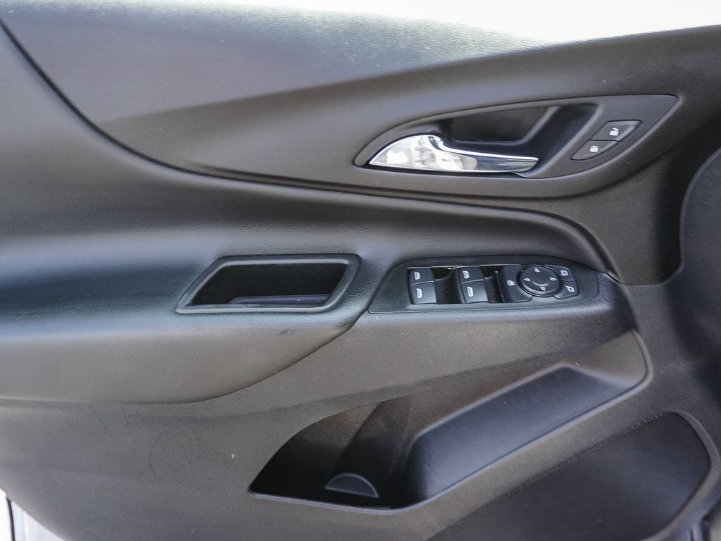 Used 2021 Chevrolet Equinox LT FWD image 18