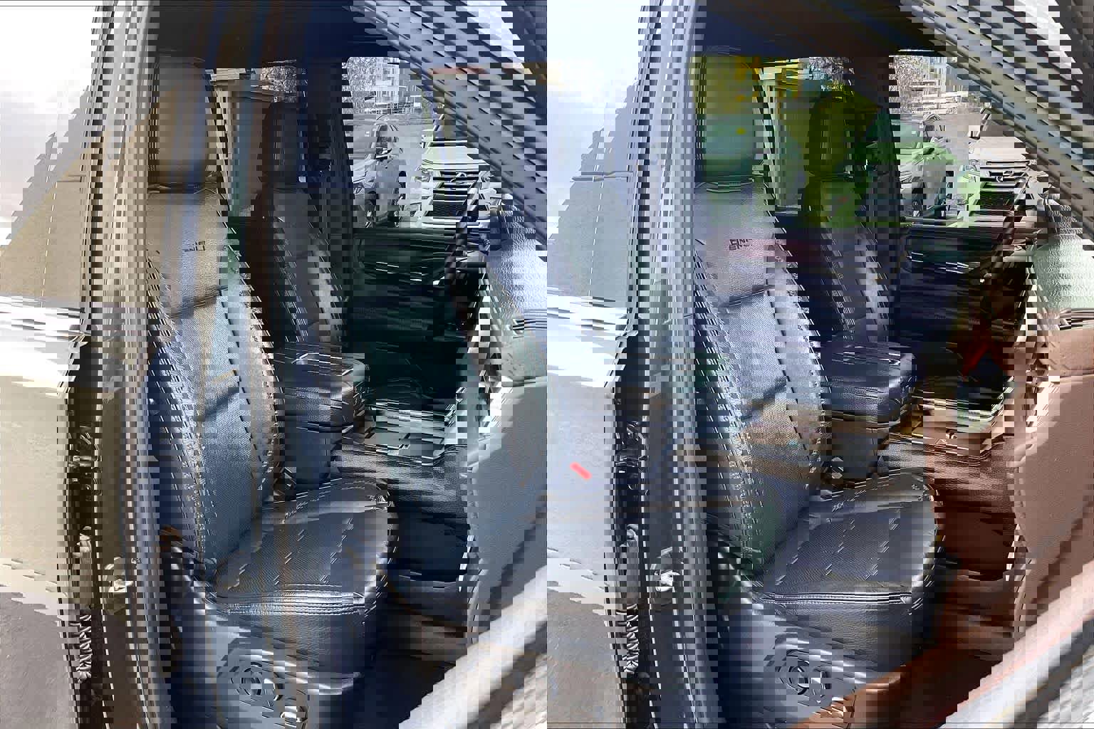 Used 2022 GMC Yukon Denali w/ Max Trailering Package image 9