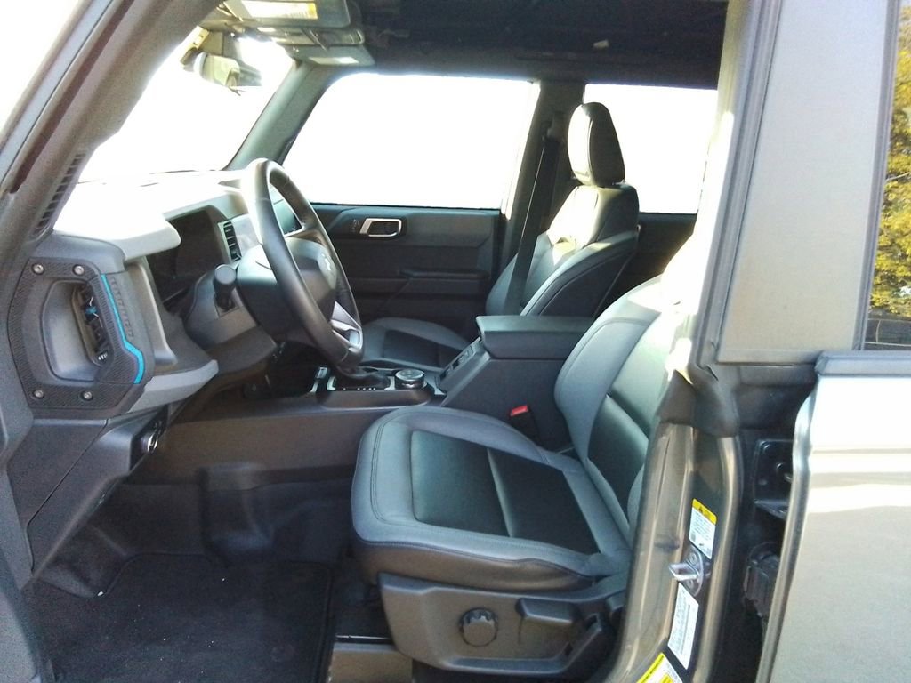 Used 2024 Ford Bronco Black Diamond image 9