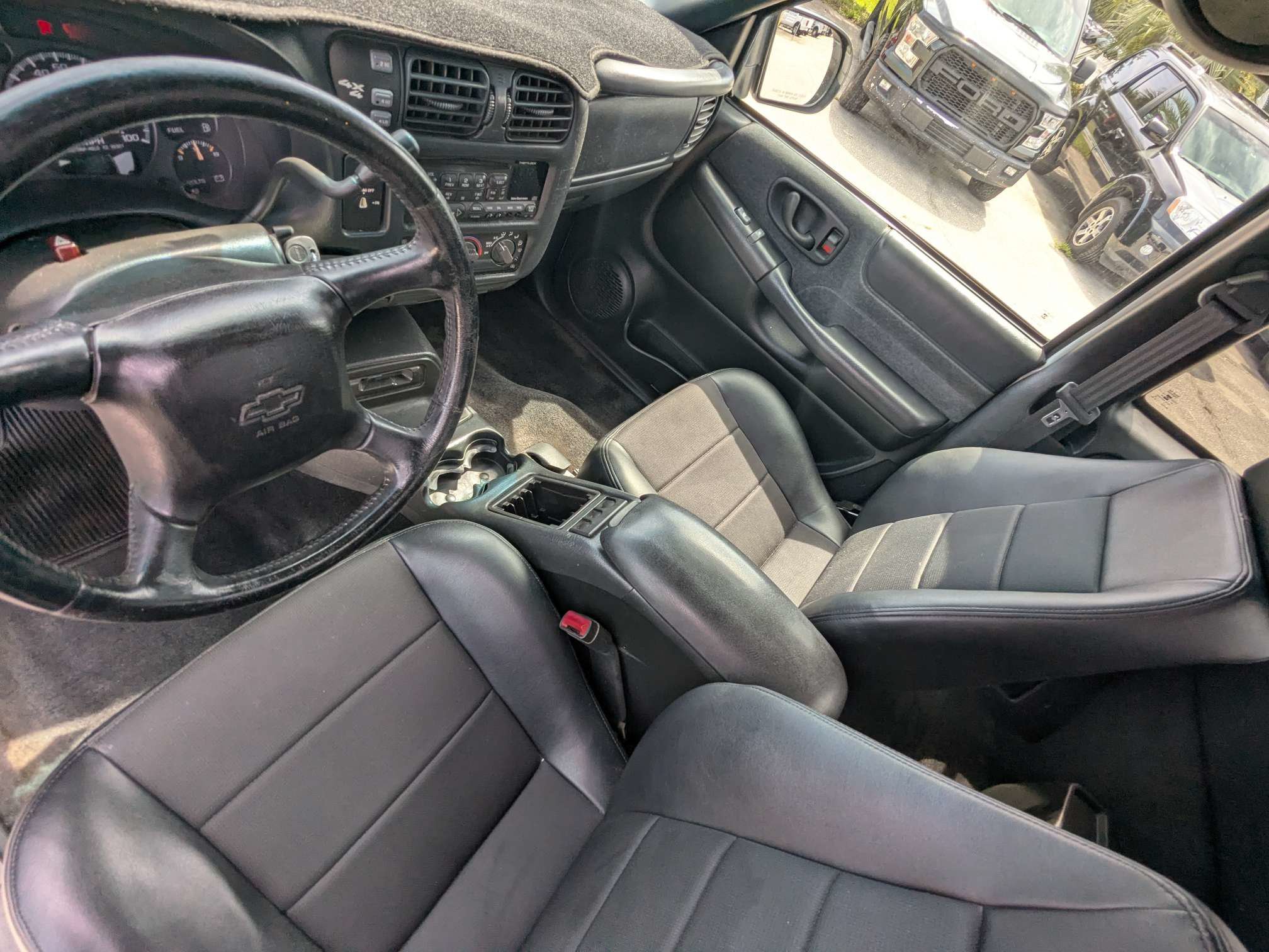 Used 2001 Chevrolet S10 Pickup 4x4 Extended Cab image 16