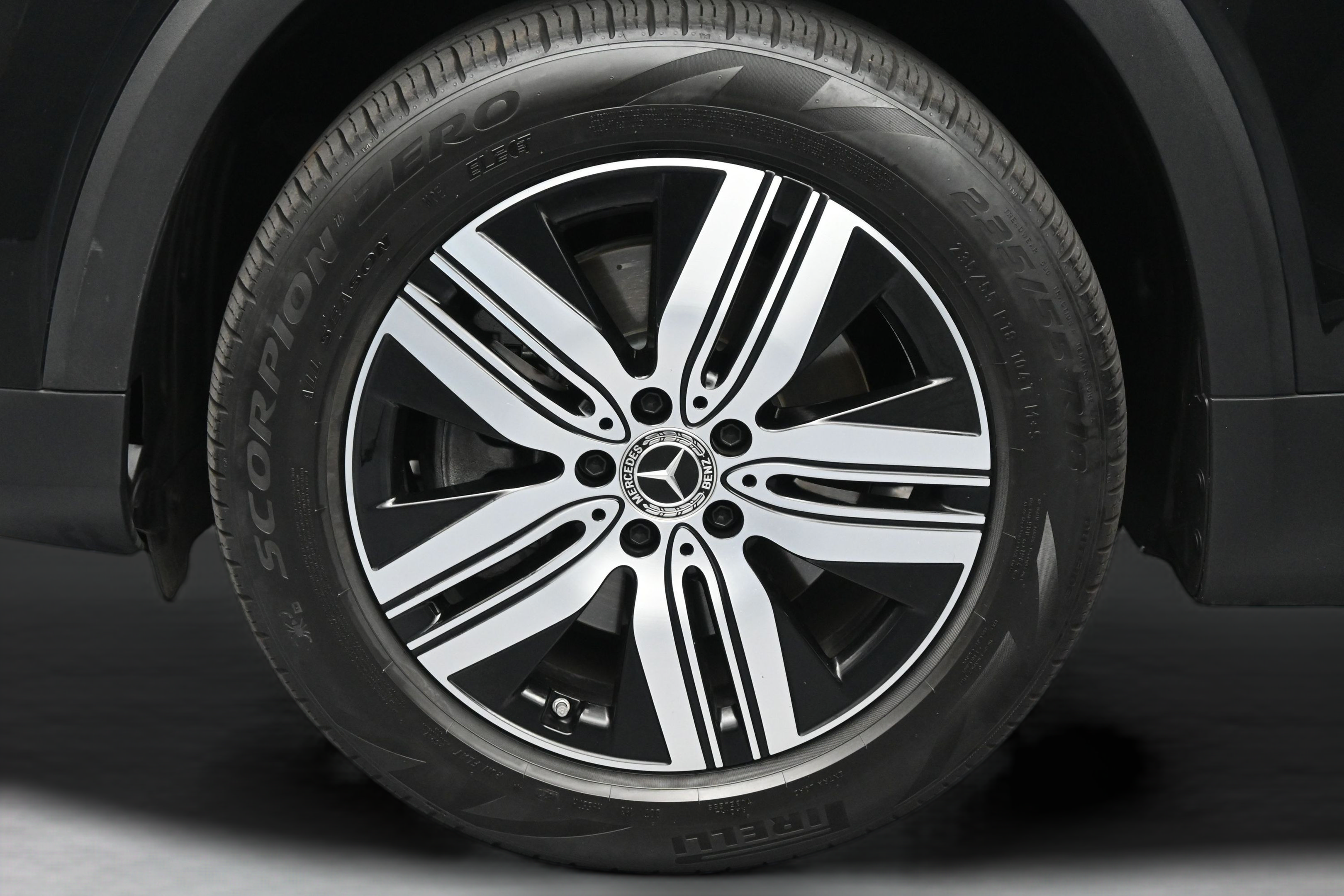 Used 2023 Mercedes-Benz EQB 300 4MATIC image 10