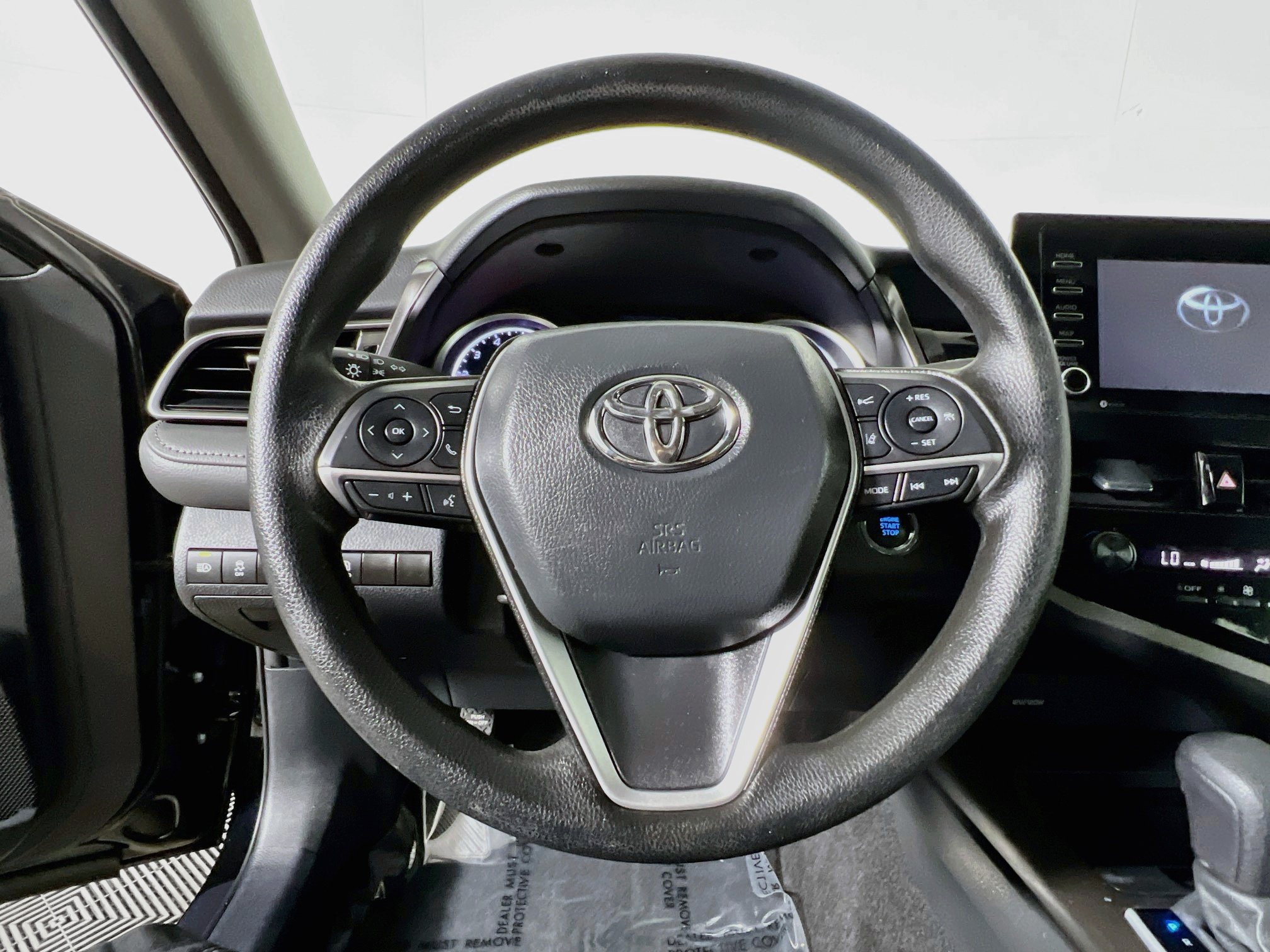 Used 2024 Toyota Camry LE w/ Convenience Package FWD image 18