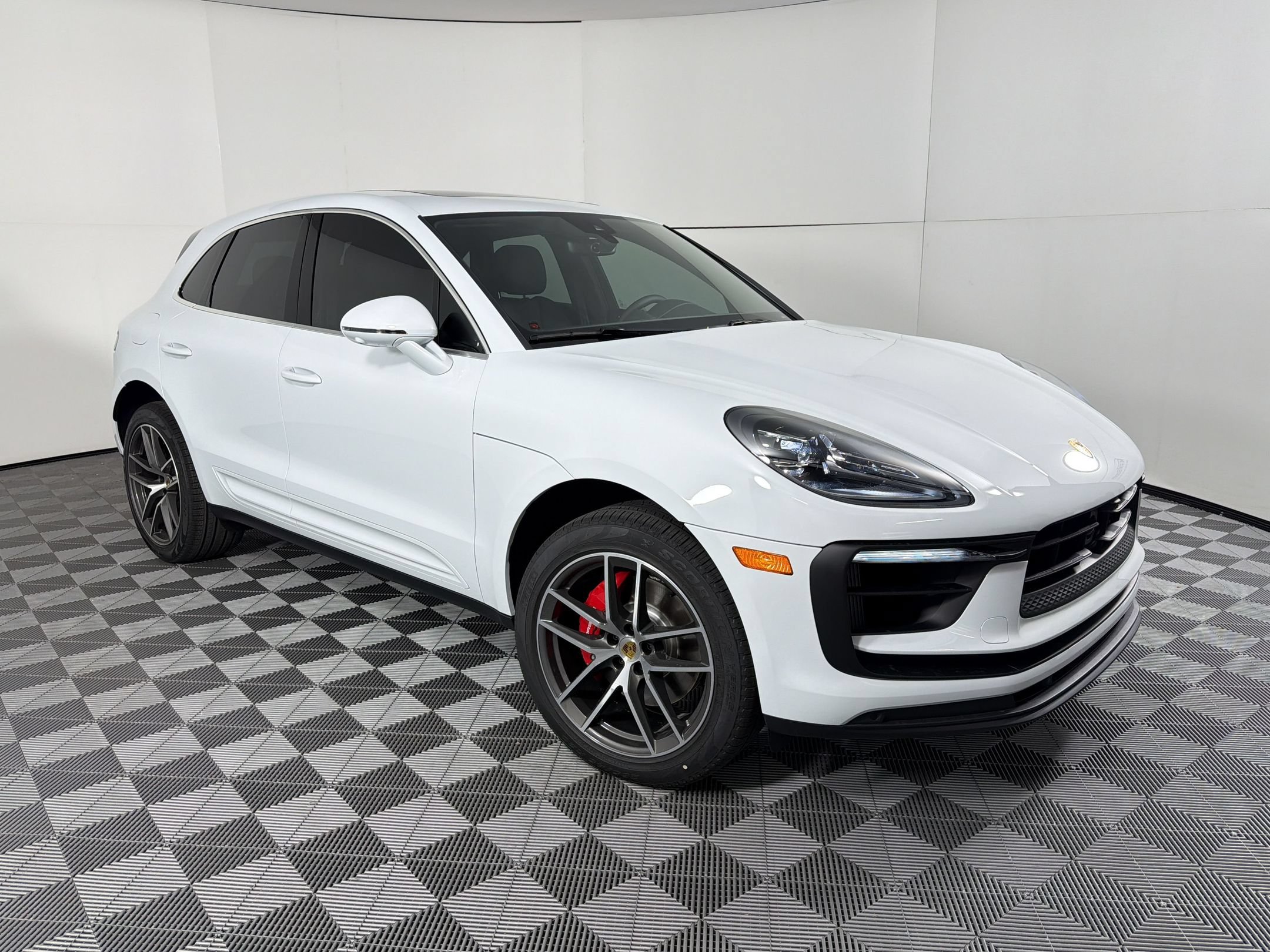 Used 2026 Porsche Macan S AWD/4WD image 7