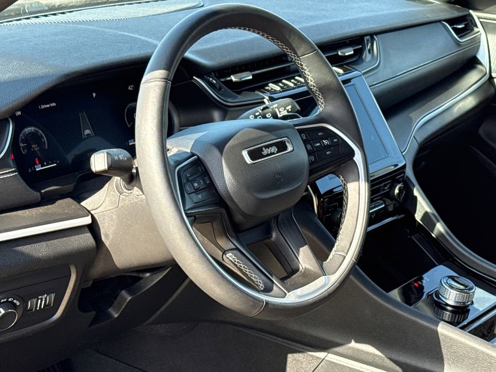 Used 2023 Jeep Grand Cherokee Altitude image 18