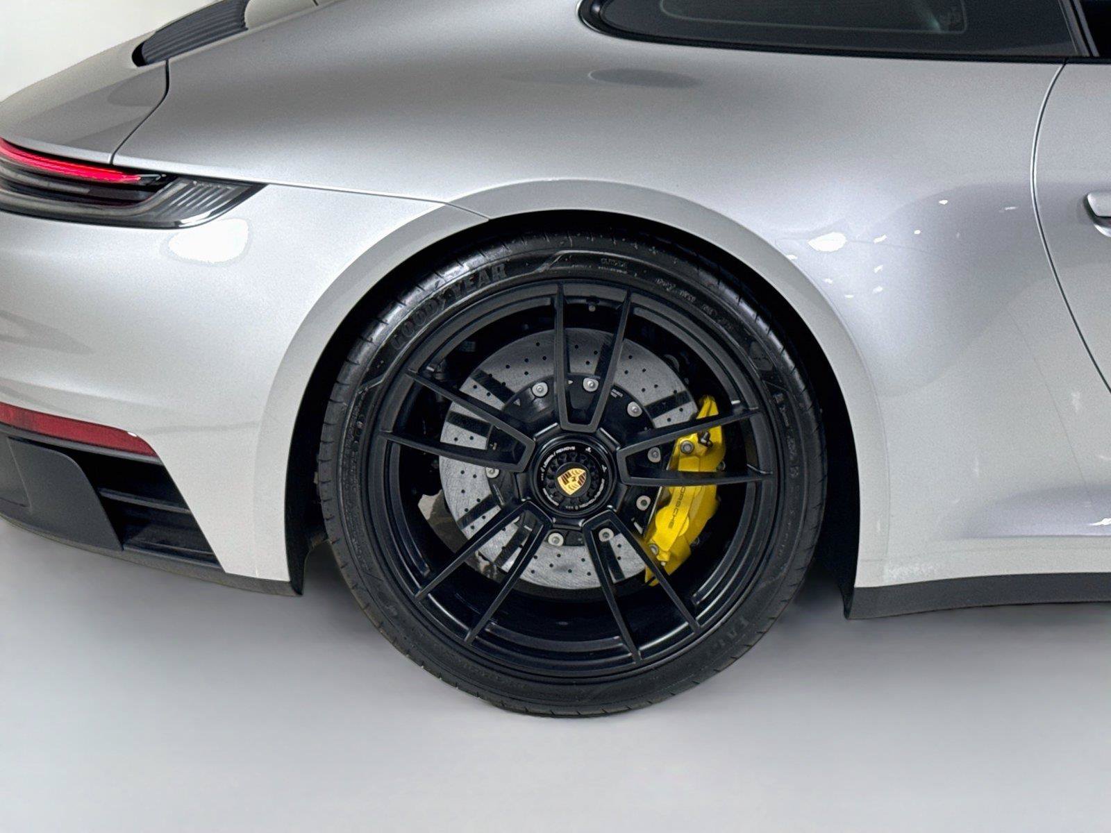Used 2024 Porsche 911 Carrera GTS w/ Premium Package RWD image 32