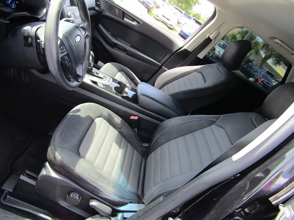 Used 2016 Ford Edge SE AWD/4WD image 9