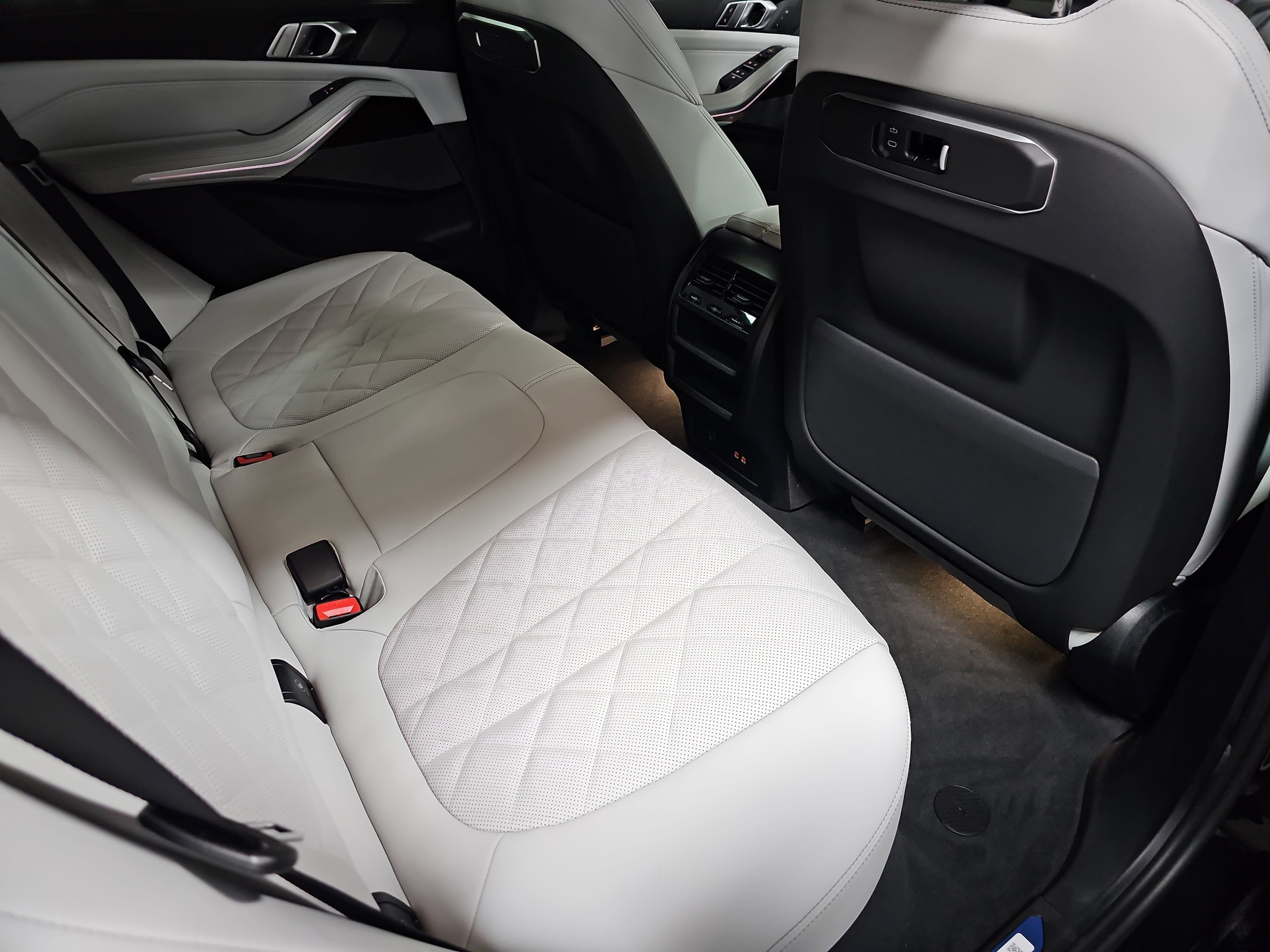 New 2026 BMW X5 xDrive40i w/ Premium Package image 11