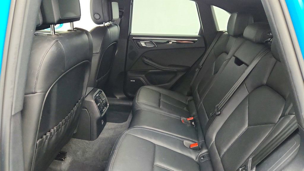 Used 2022 Porsche Macan w/ Premium Package Plus image 20