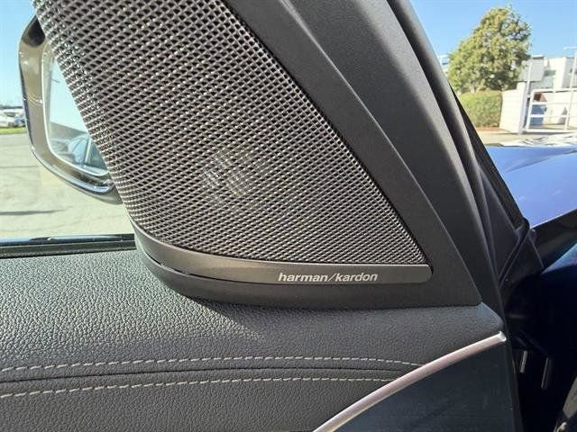 Used 2022 BMW M550i xDrive w/ Premium Package image 27