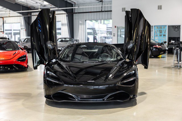 Used 2020 McLaren 720S Spider RWD image 9