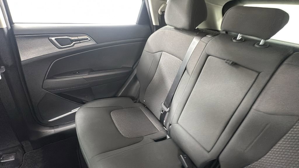 Used 2023 Kia Sportage LX image 14