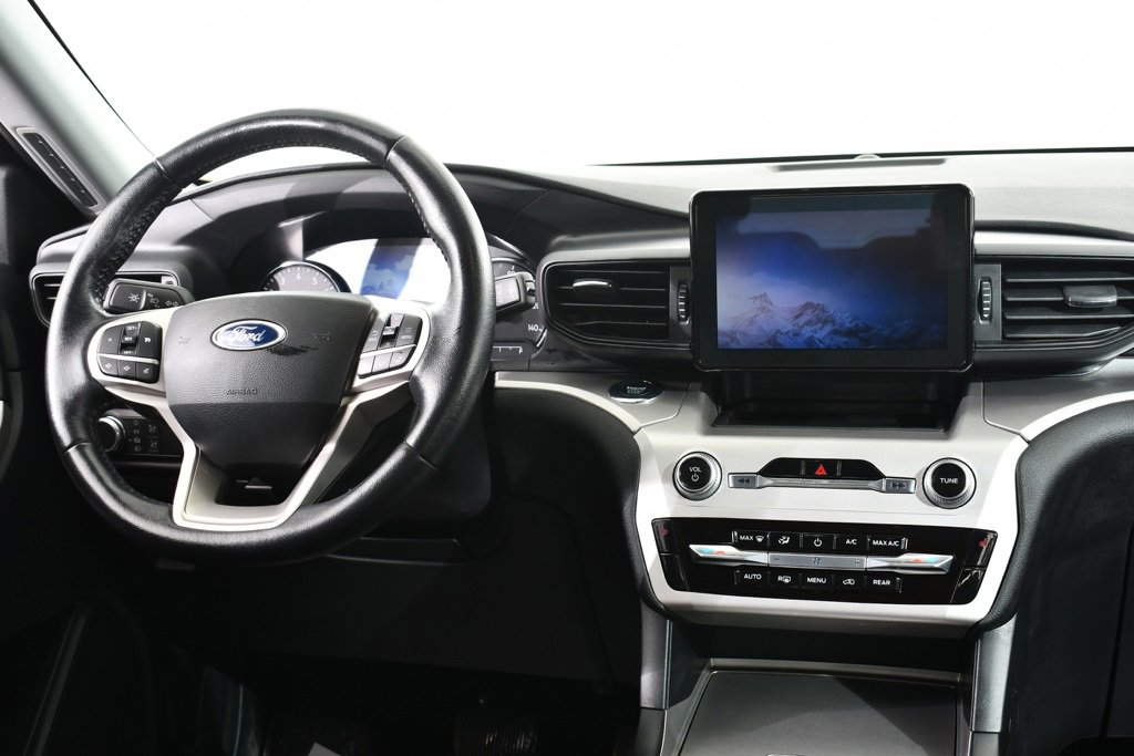 Used 2022 Ford Explorer XLT w/ Class IV Trailer Tow Package image 8