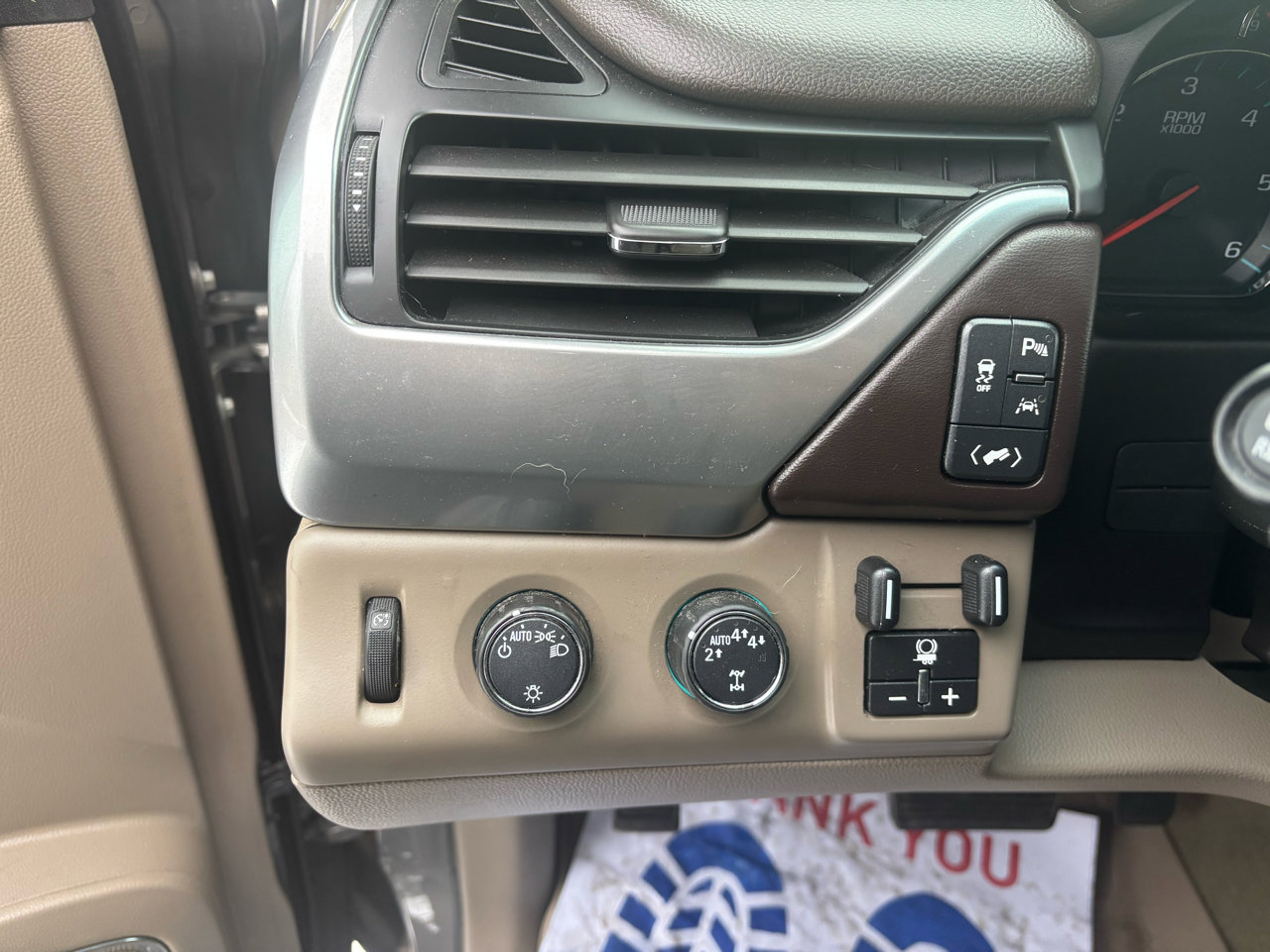 Used 2018 Chevrolet Tahoe LT image 19