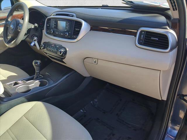 Used 2018 Kia Sorento LX image 23