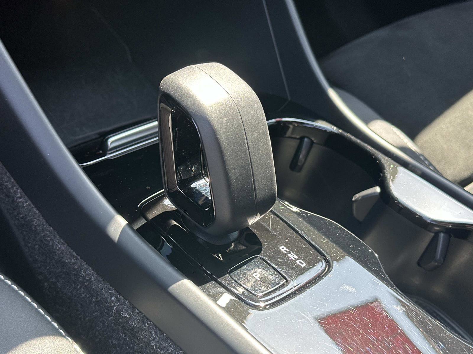 Certified 2023 Volvo C40 P8 Recharge Ultimate w/ Protection Package Premier image 14