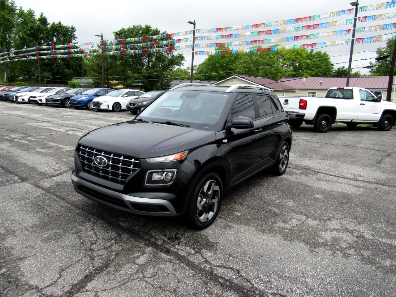Used 2022 Hyundai Venue SEL image 3