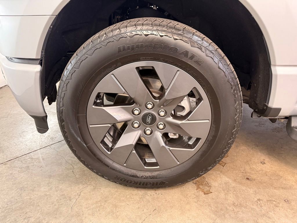 Used 2024 Ford F150 Lightning Flash image 14