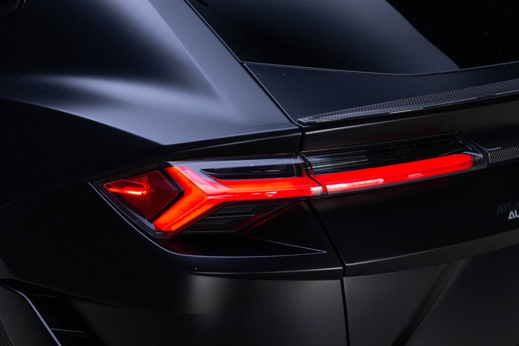 Used 2024 Lamborghini Urus Performante AWD/4WD image 18