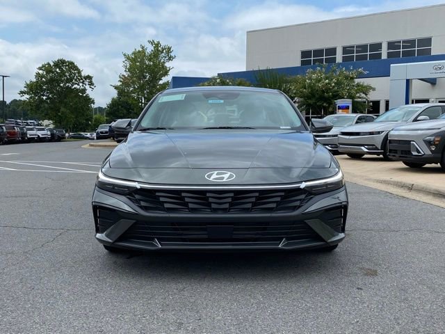 Certified 2025 Hyundai Elantra Limited image 2