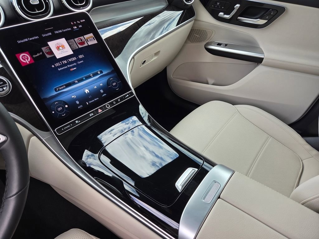 Used 2025 Mercedes-Benz GLC 300 4MATIC image 37