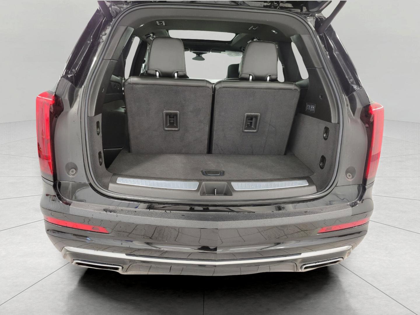 Used 2025 Cadillac XT6 Premium Luxury image 16